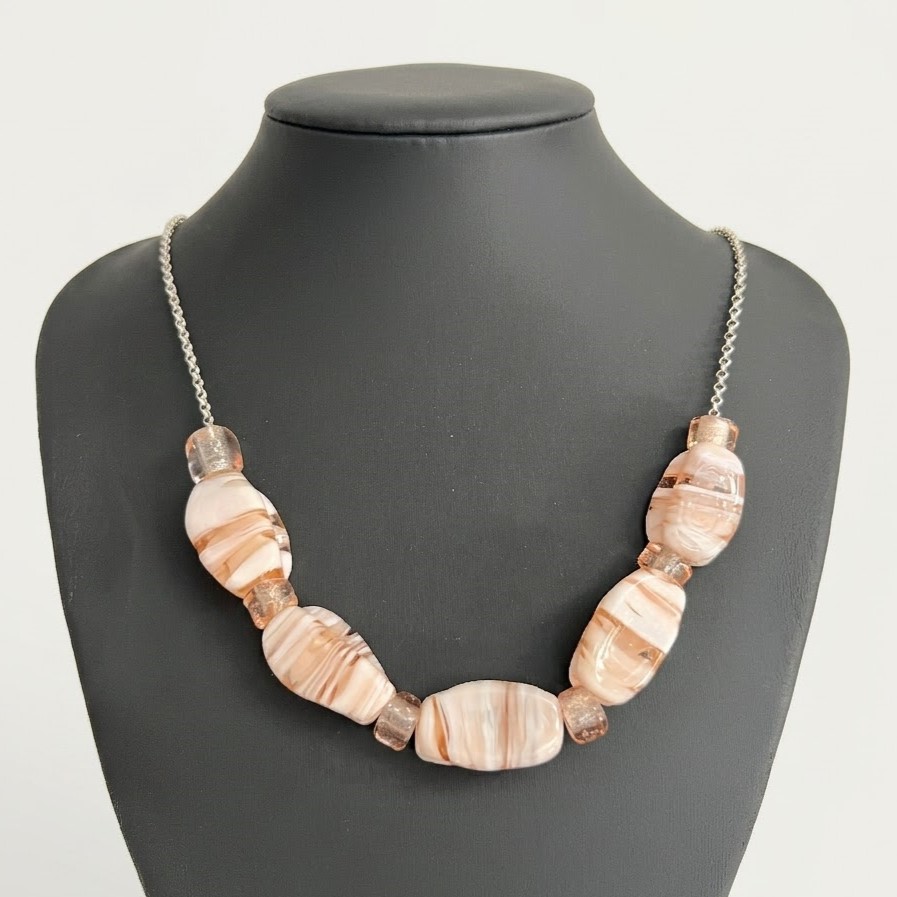 Collier Beige rosé et Argent 925 – Perles de Murano Filées au Chalumeau
