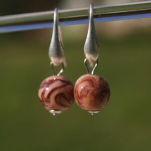 Boucles d'Oreilles Goutte en Argent 925 et Perles de Murano Nude - Décor Dentelle Noir – Image 3