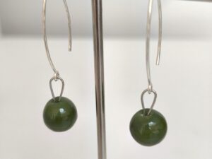 Boucles d'oreilles argent 925 et perles de verre de Murano vert olive – Pushi
