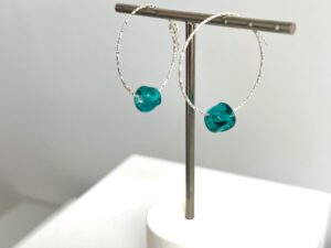 Créoles Scintillantes en Argent 925 et Perle de Murano Facettée - Vert Émeraude