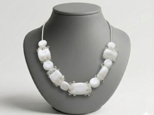 Collier Plastron Blanc et Argent 925 - Perles de Murano Filées au Chalumeau